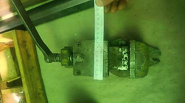 Другие комплектующие: Продаются Токарные фрезерные мерительные инструменты.Токарные патроны — 20