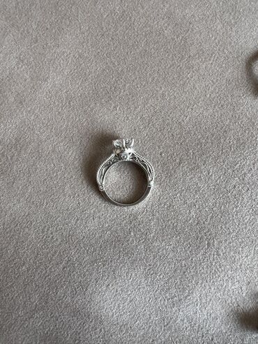 кольца бу: Серебро 925 
Размер 16,5 
Цена 1000