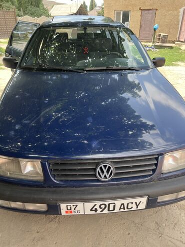 Volkswagen: Volkswagen Passat: 1994 г., 1.8 л, Механика, Бензин, Универсал