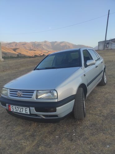 машина венто: Volkswagen Vento: 1992 г., 1.8 л, Механика, Бензин, Седан
