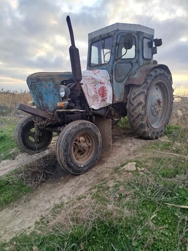 traktor sadığ: Traktor TEQRX, 2000 il, motor 0.7 l