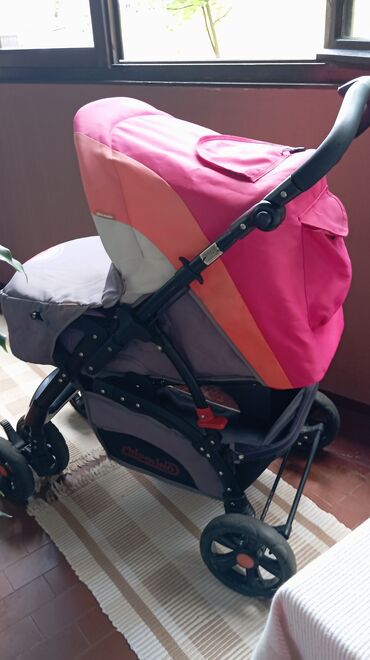 Kolica za bebe: Chipollino kolica. Koriscena ali u dobrom stanju. Jedina mana-zadnja — 3