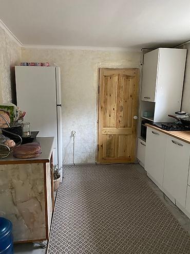 Продажа коттеджей и домов: 6 комнат и более, 110 м², Бишкек, Энесай ж/м Собственник — 14