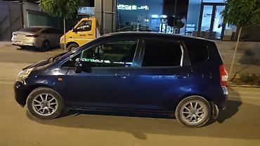 Honda Jazz: 2002 г., 1.3 л, Механика, Бензин, Хэтчбэк at lalafo.kg Honda Jazz: 2002 г., 1.3 л, Механика, Бензин, Хэтчбэк