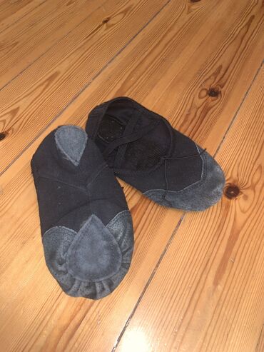 Digər qadın geyimləri: Böyük ve uşaq üçün keşke.Reqs ve gimnastika üçündür.Böyük üçün olan — 8