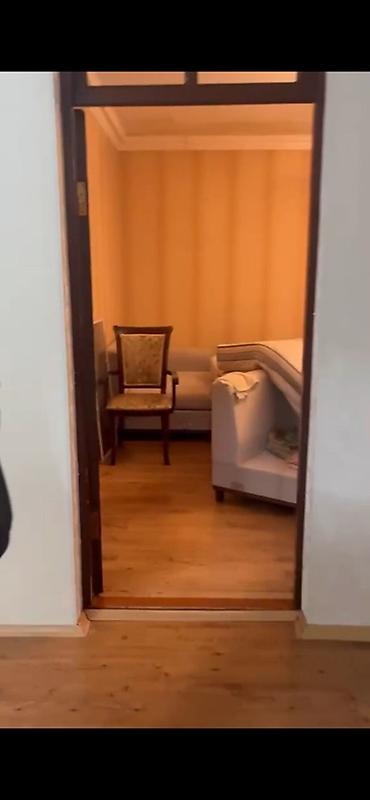 15 mine ev satilir: 4 otaqli heyet evi masazir dairesinde yerlewir ewyalari var hamsi — 5