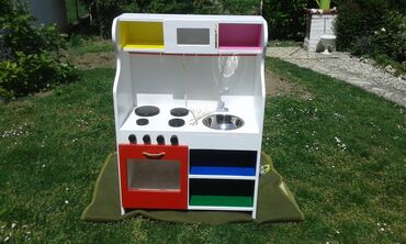 Ostali dečiji nameštaj: Dečija drvena kuhinja za igru – ručno izrađena, stabilna i bogato — 2