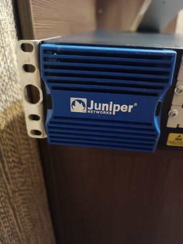 Модемы и сетевое оборудование: Межсетевой экран Juniper SSG-520M