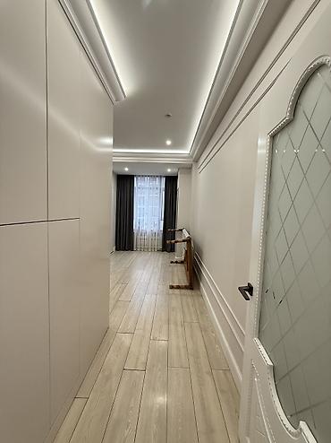 Продажа квартир: 4 комнаты, 150 м², 4 этаж — 9