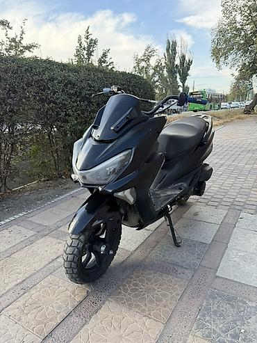 Скутерлер: Срочно продается макси скутер 🛵 150 куб мотор Всё работает, сел и — 1