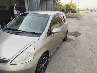 китайские авто в кыргызстане: Honda Fit: 2004 г., 1.3 л, Вариатор, Бензин, Хетчбек