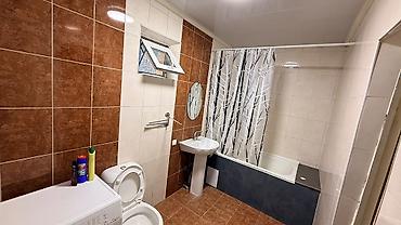 Продажа коттеджей и домов: 🏡 **Продается кирпичный дом в ж/м Ак-Орго, Бишкек** 🛏️ 4 комнаты | 📐 — 13