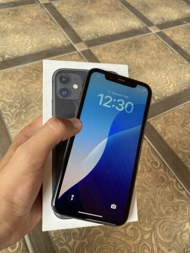 Apple iPhone: IPhone 11, 128 GB, Qara, Face ID