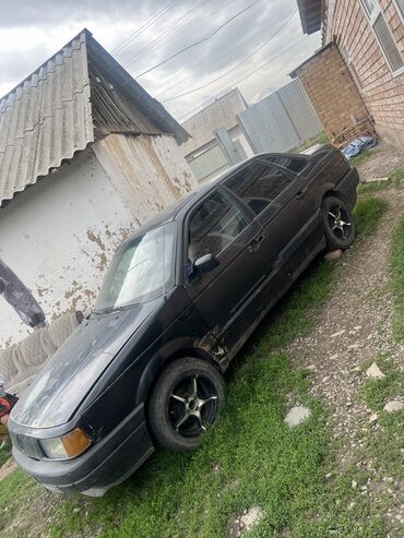 нехсиа 2: Volkswagen Passat: 1989 г., 1.8 л, Механика, Бензин, Седан
