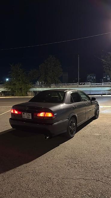 Honda Accord: 1999 г., Седан
