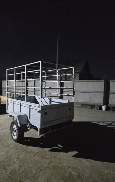 Qoşqular: Yük qoşqusu – tək oxlu, yanları hündür, karkaslı və brezent örtüklü - — 2
