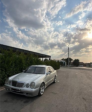 x class: Mercedes-Benz E-Class: 2000 г., 4.3 л, Автомат, Бензин, Седан — 1