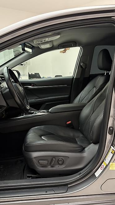 Toyota: Toyota Camry: 2019 г., 2.5 л, Вариатор, Гибрид, Седан — 12