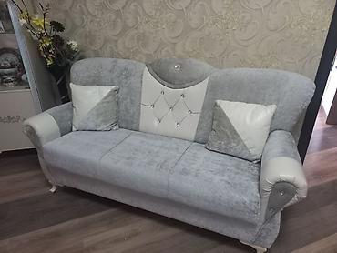 gül salonu: Mebel dəsti – 3 nəfərlik divan və 2 ədəd kreslo,Selieqelidir,yeniden — 1