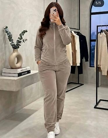 prada jakne: M-2XL
3600 vmr — 1