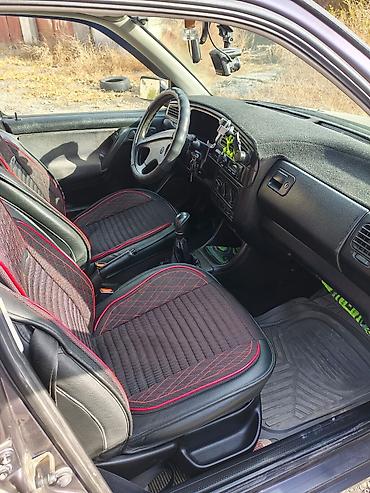 уто 404: Volkswagen Golf: 1994 г., 1.6 л, Механика, Бензин, Хэтчбэк — 6