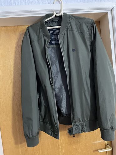 boss jakne moške: Nova BRENDIRANA maslinasto zelena, brendirana jakna, nepromočiva