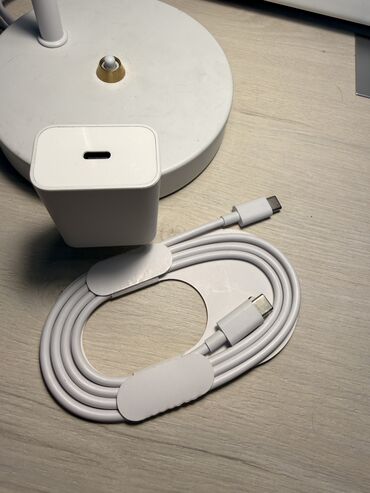 Зарядные устройства: Продаю оригинальные аксессуары apple. Новые не использованные из — 11