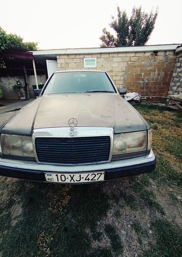 Mercedes-Benz: Mercedes-Benz 220: 2 l | 1990 il Sedan