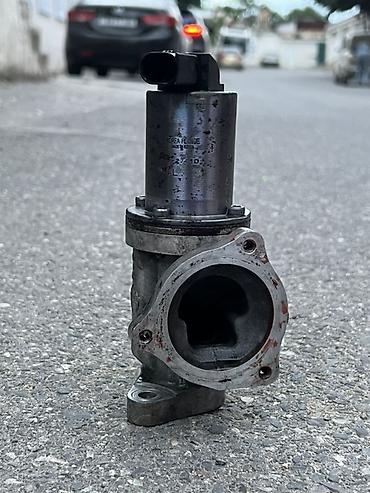 Ehtiyat hissələri: EGR klapanı (egzoz qazlarının resirkulyasiyası üçün). hyundai santafe — 2