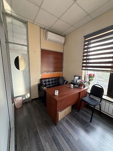 Аренда офисов: Ул. Горького Сдается офисы Площадь: 28м2 Промежуточный этаж — 8