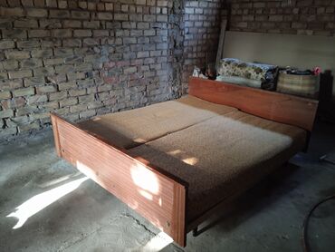 диван кровати: Двуспальная Кровать, Б/у