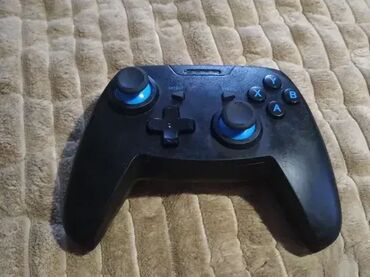 Oprema za video igre: 1. MS Gamepad Console M500 2. Wireless Game Controller 3. Logitech® — 5