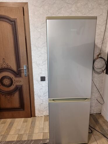 Mətbəx kombaynları və doğrayıcıları: 2 qapılı Shivaki Soyuducu Satılır, rəng - Boz