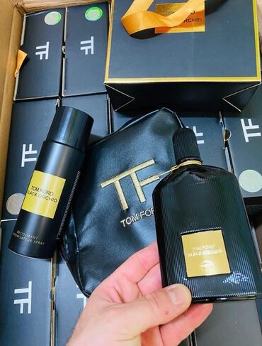 yasəmən ətri: Tom Ford Black Orchid ətri və dezodorantı ilə dəst. Bu dəstə Tom Ford