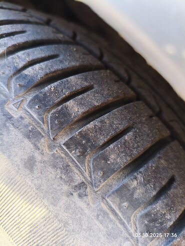 Mercedes-Benz: Mercedes-Benz E-Class: 2.3 l | 1995 il Sedan — 13