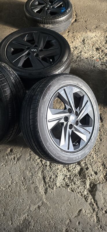 elantra disk teker: Hunday Elantra tekerleri 205/55/16 diskiler ela veziyyetdedi 4 de