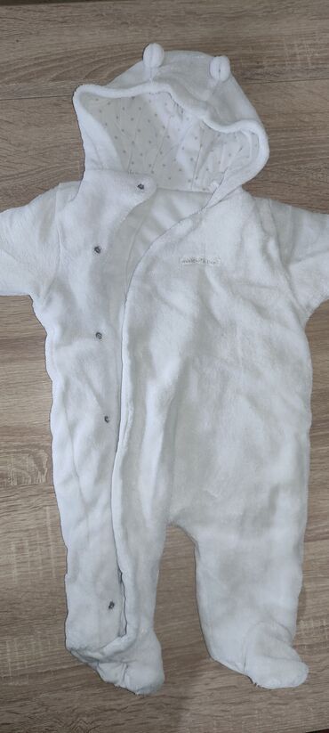 Верхняя одежда: Комбез белый2-6 месяцев теплый бодик мишки (коричневый at lalafo.kg — 12 Верхняя одежда: Комбез белый2-6 месяцев теплый бодик мишки (коричневый — 12