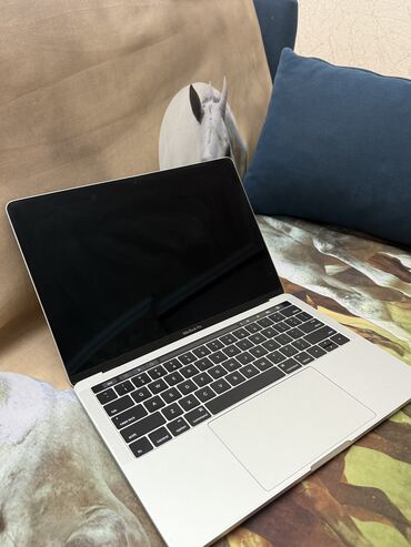 appl: İşlənmiş Apple MacBook, 13.3 ", Intel Core i5, 256 GB, Ünvandan götürmə