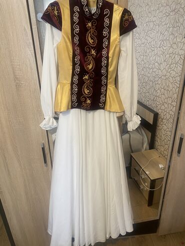 кыргызские национальные платья: Платье на кыз узатуу Шили на заказ Одевала 1 раз В комплекте: платье