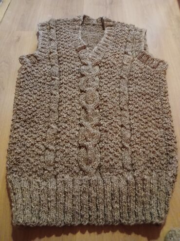 Paltar tikişi: Təbii yundan hazırlanmış iplər və toxunma əl işləri Sifariş qəbul — 10