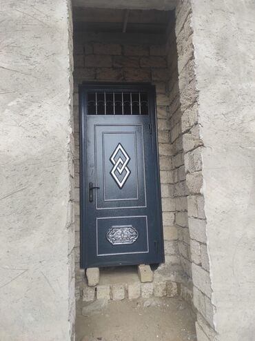 Həyət evləri və villaların satışı: Bakıxanov qəs. 4 otaqlı, 110 kv. m, Təmirsiz — 2