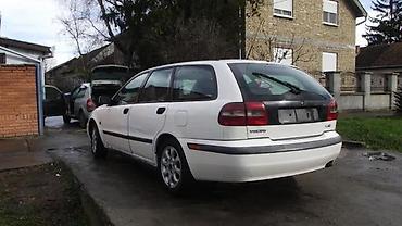 Kompletan auto u delovima: VOLVO V40 1,9 2001G 85KW ŠTOPOVI AMORTIZERI LIMARIJA | Prodaja u — 4