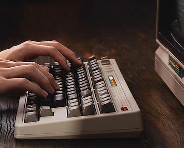 c64: Клавиатура, Механическая, Bluetooth, Проводное подключение, Размер: 75% — 4