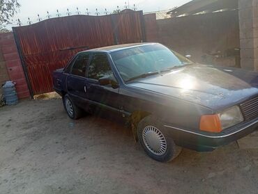 продаю или меняю с доплатой: Audi 100: 1990 г., 1.8 л, Механика, Бензин, Седан