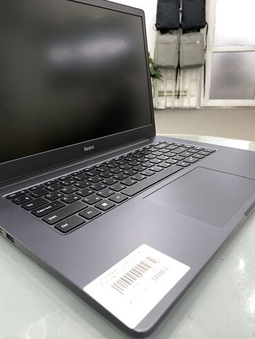 Ноутбуки и нетбуки: Ноутбук, 8 ГБ ОЗУ, Intel Core i3, 15.6 ", Б/у, Для несложных задач, память SSD
