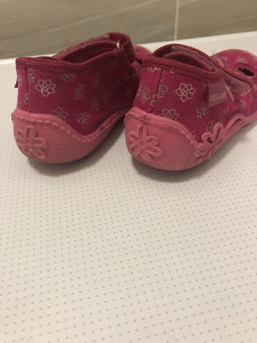 Игрушки: Очень в хорошем состоянии! Б/У,Одевали пару раз! Можно стирать в — 2