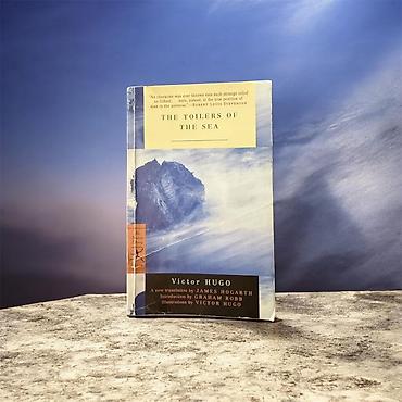 louis vitton: Məhsul: Kitab – “The Toilers of the Sea” (Dəniz Əməyi) Müəllif: Victor — 1