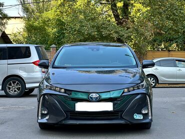 Toyota: Toyota Prius: 2018 г., 1.8 л, Вариатор, Гибрид, Седан