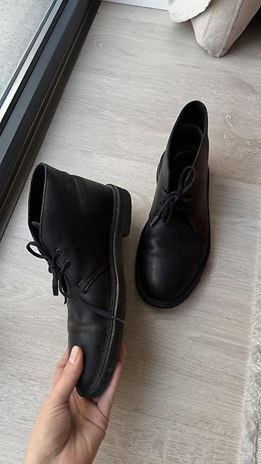 кожаная обувь распродажа: Мужские кожаные ботинки Clarks Originals, размер EU 40. В отличном — 3
