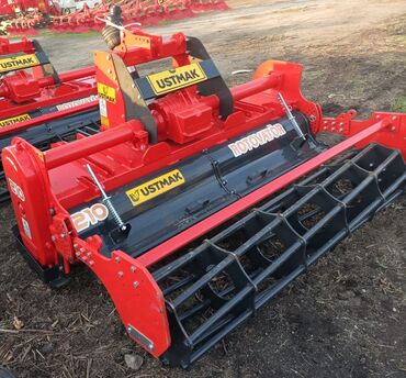 Dərman səpən aparatlar: Torpaq frezi (210-luq, tarli tip, mərdanəli) İşləmə eni	2100 mm (210